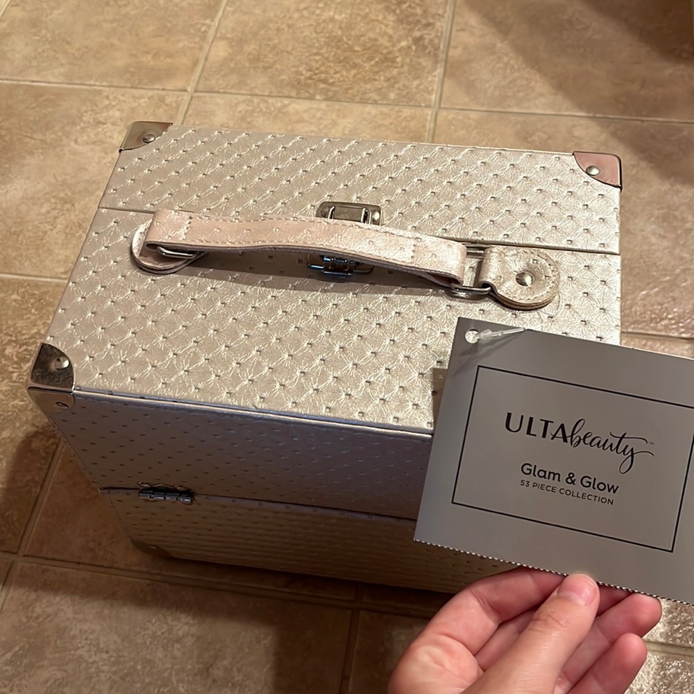 Makeup kit/box